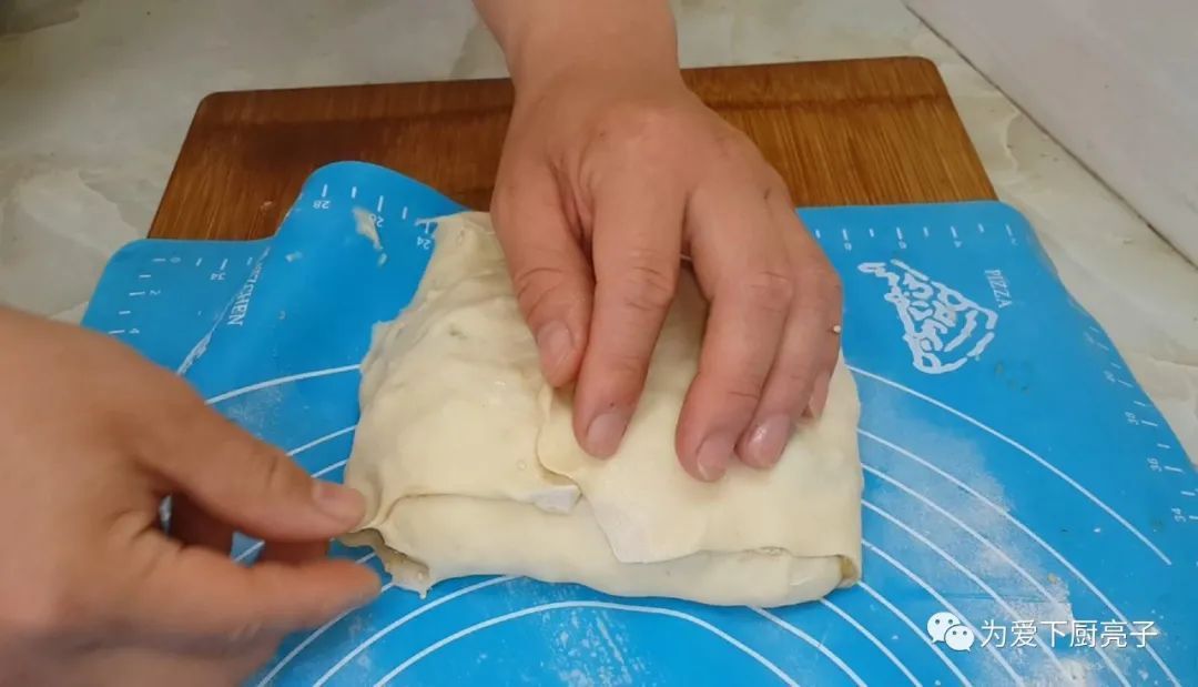 烙饼怎么做才最香吗,掌握3个技巧,第一次下厨也能成功,太香了