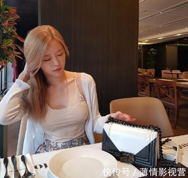 尹素婉|斗鱼远古一姐COS阿狸引围观,难怪神豪愿意送9999朵玫瑰给她