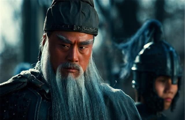 诸葛亮|关羽在蜀汉的权力有多大，地位有多高？拥有的一项特权远超诸葛亮