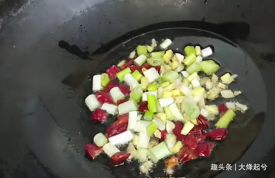 青椒肉丝面的家常做法,味道鲜美,好吃不油腻,做法简单