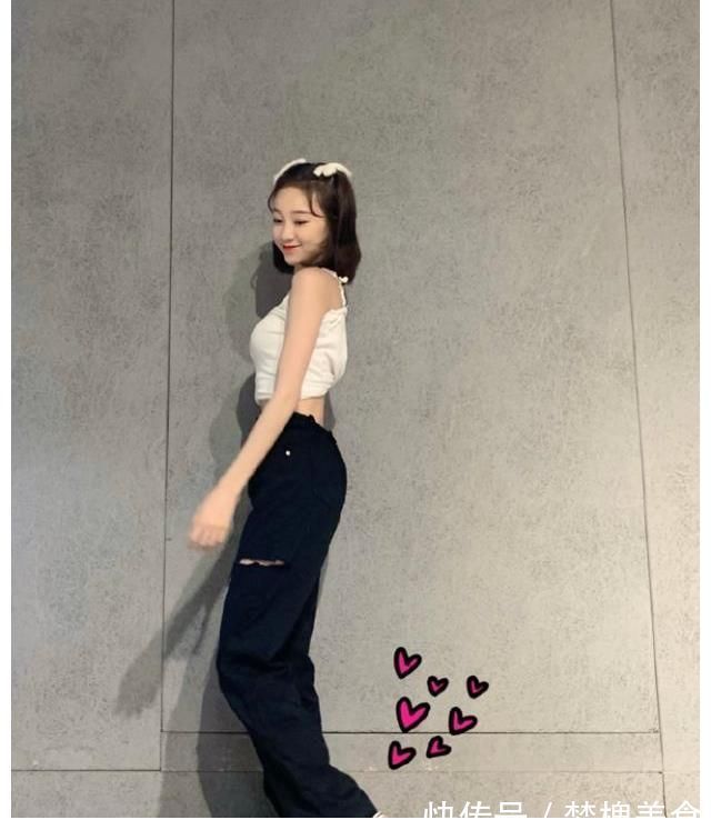 李子璇|95后李子璇也對“兒童吊帶”下手,雙馬尾發(fā)型,說是05后都有人信
