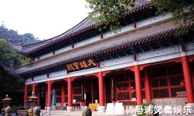 佛菩萨#拜了这么多年, 别连大雄宝殿里的佛菩萨什么来头都不知道