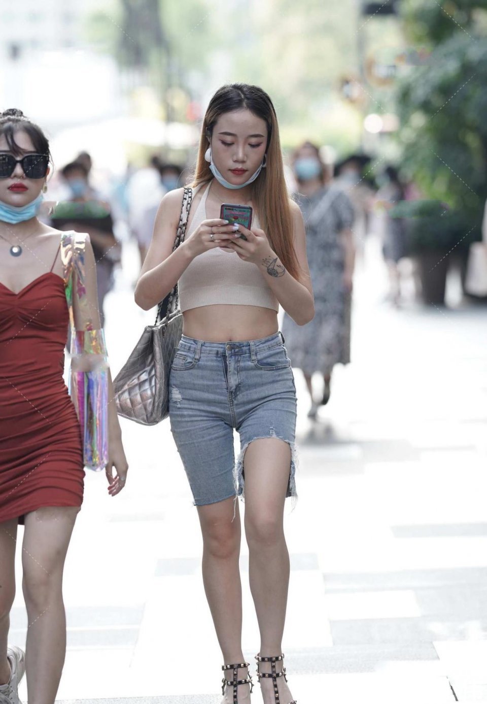 妈妈|美女街拍:优雅精致的30岁女人,妈妈看了好喜欢,爸爸也愿意让我带她回家