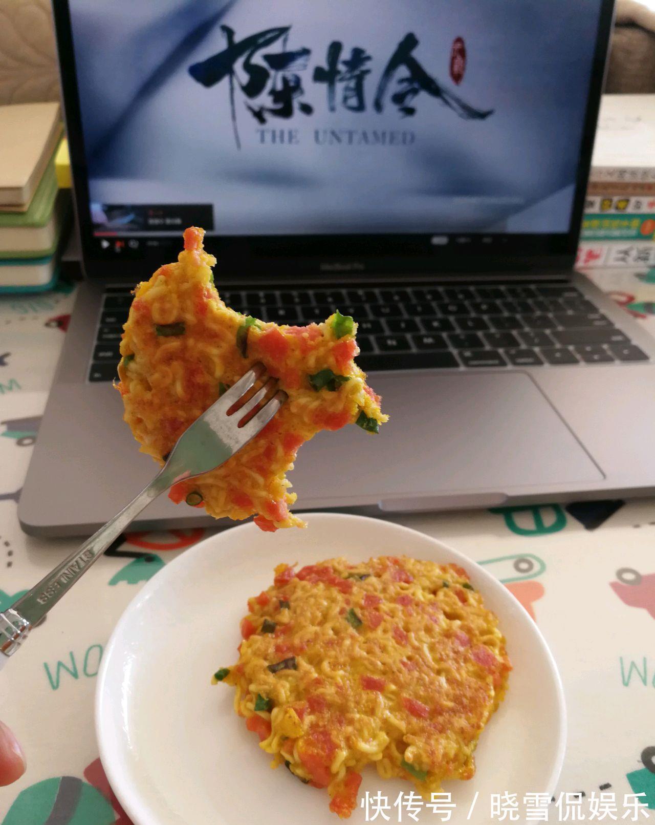 黑暗料理|网红泡面小圆饼,早餐美食,简单易学