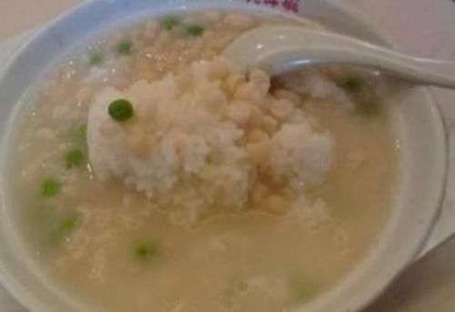 汤泡饭|让孩子每天吃一碗“软饭”,伤脾又不利于长高,很多家长都是这么喂