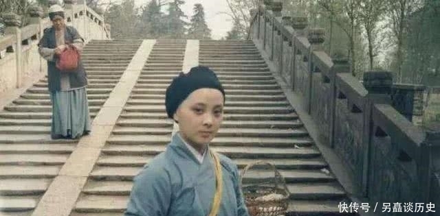 贾母|贾母对惜春有多冷血?惜春明明不擅长画年画,贾母却再三逼迫催促