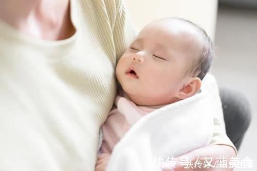 老人|宁肯喝奶粉也不喝冷冻母乳？老人的话不可全信，营养不会“冻没”