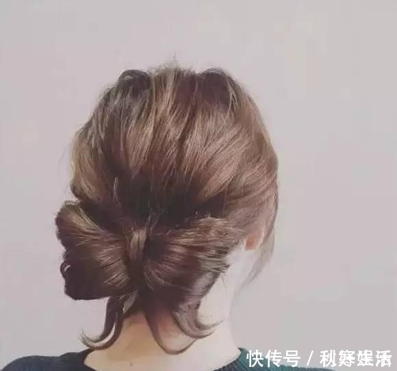 甜美|上班时就不要披头散发,两款发型甜美闪亮