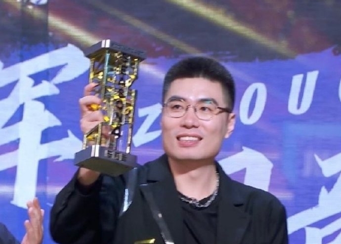 脱口秀大会第四季比赛过程中,周奇墨曾三次示弱,前两次都是真的