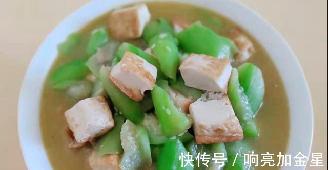 切块|豆腐和它是绝配,切块一煎再一炖,软嫩鲜美好消化,天天吃都不腻!