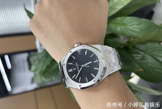 钢表|夏季高奢休闲腕表，什么样的表带佩戴更舒适，爱彼VS百达翡丽