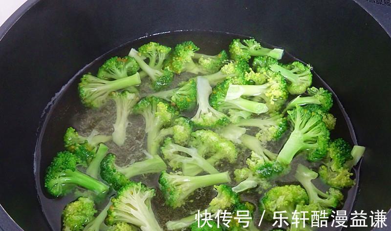 全麦粉|我的早餐饼火了,顶饱又低脂,同时还能润肤,最适合早秋!