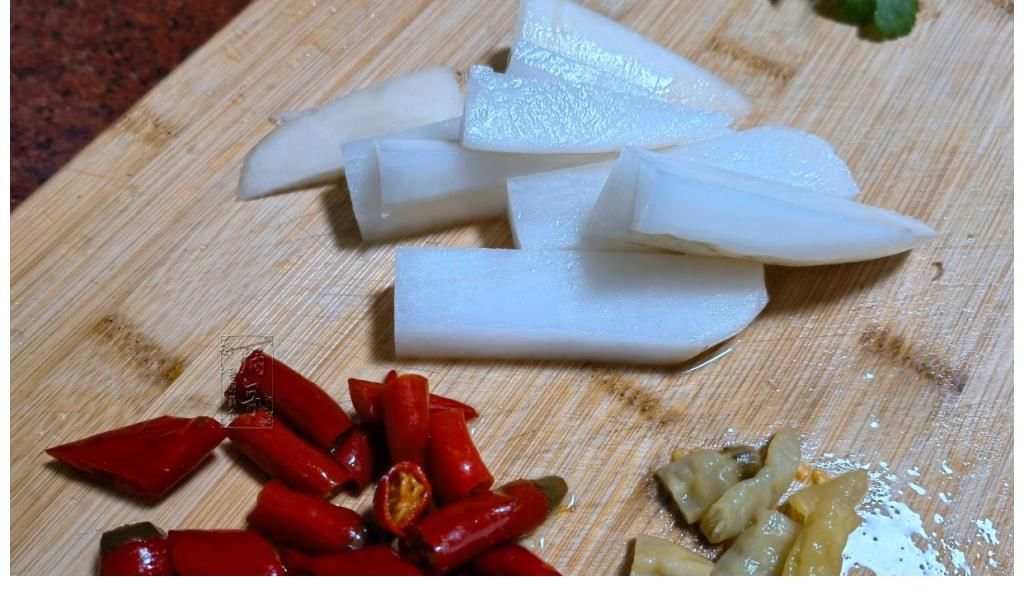 我家菜谱上的常客，有些人知道是什么部位后不敢吃，都说口味真重