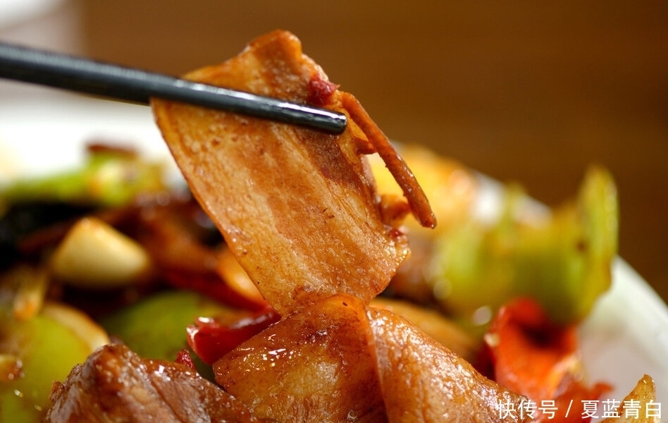 分享|回锅肉怎么做好吃又正宗?川菜大厨分享做法,肥而不腻软糯鲜香