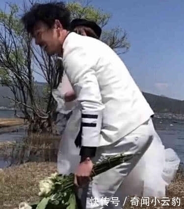 新人臭水池边拍婚纱照,新娘恶心吐了,看到成片却惊艳了