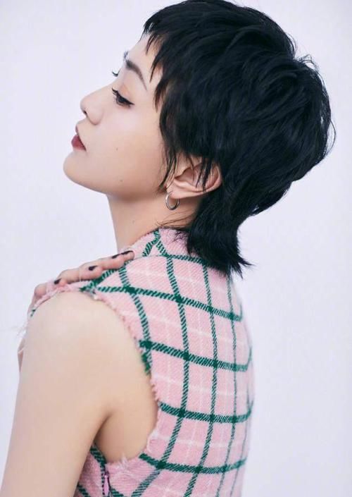 女生脸上有这3个“特征”，就剪掉你的长发吧！短发才更适合你