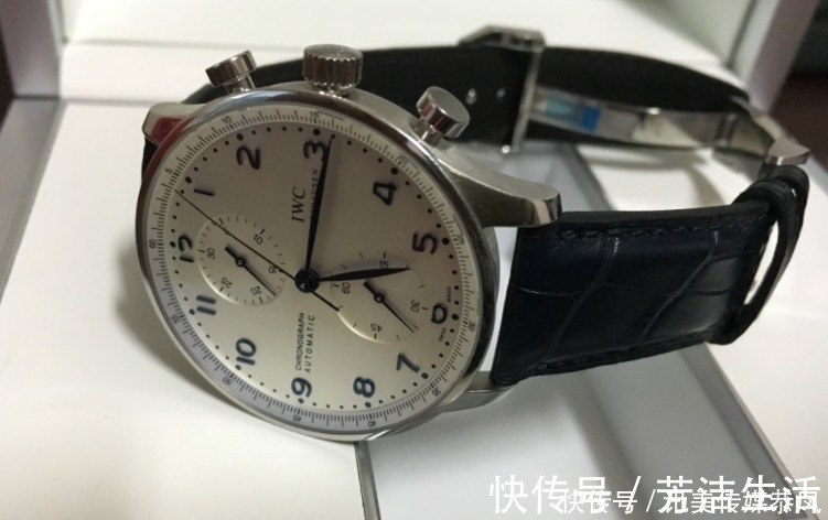腕表|职场男人应该送自己的礼物,万国葡计腕表来报道