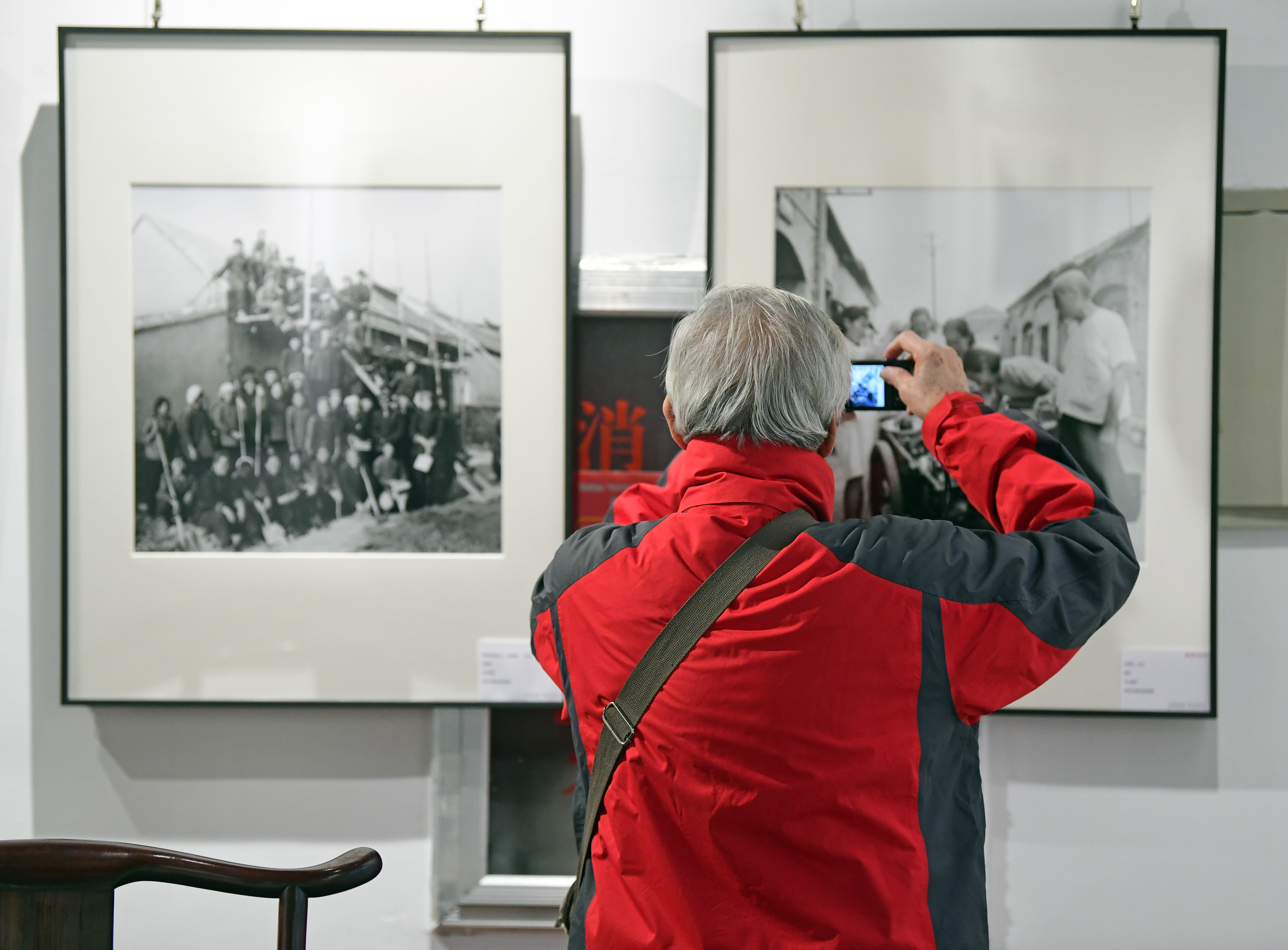  典藏|济南记忆影像保护工程典藏作品展走进百花洲受热捧 回到了小时候儿 找到了童年味儿