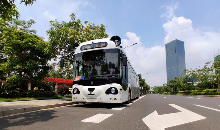  大车|「小车看百度，大车看深兰」，自动驾驶公交驶向千亿蓝海市场