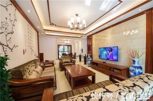 新房|新房花了40万装修成中式风格，却被亲友吐槽说太老土！