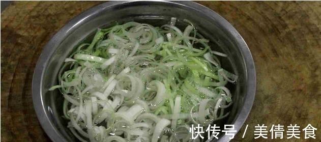 降低|京酱肉丝正确吃法？不用猪肉，降低成本，好吃到让你舔手指