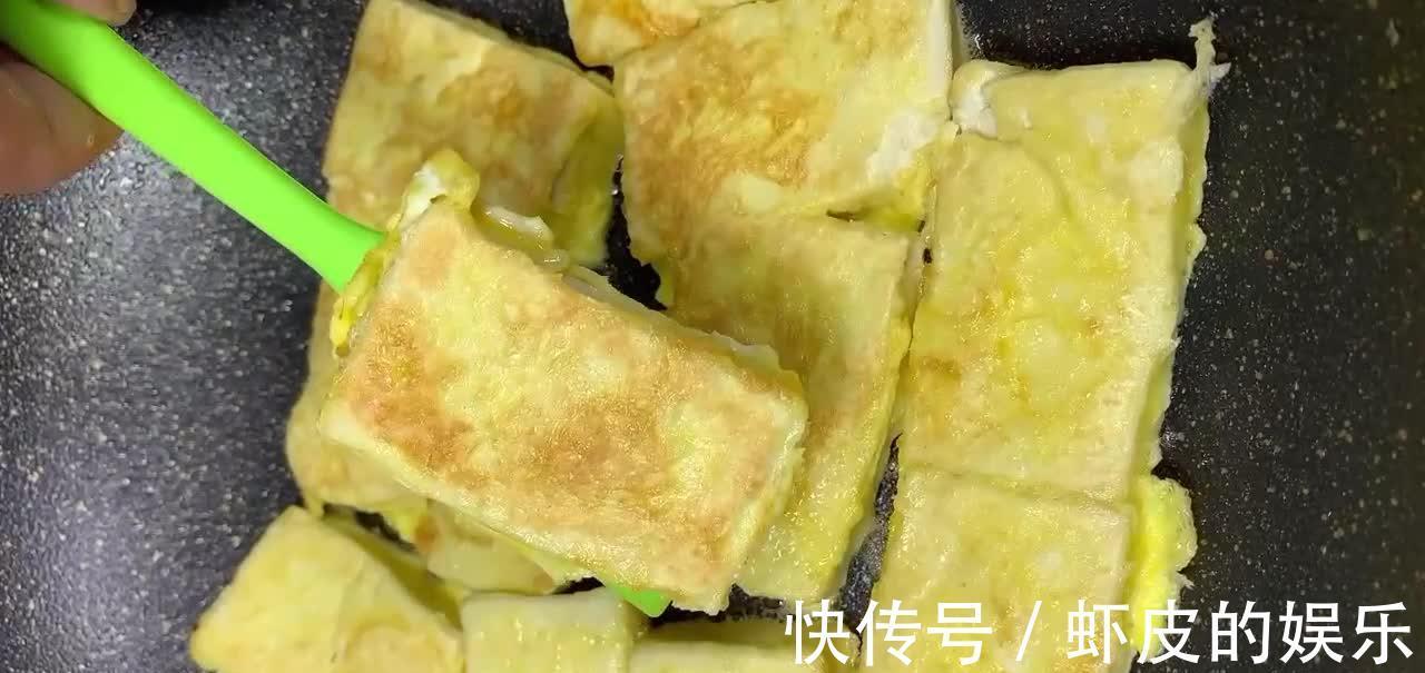酱焖大豆腐的做法，酱香味美滑嫩入味，东北人非常喜欢