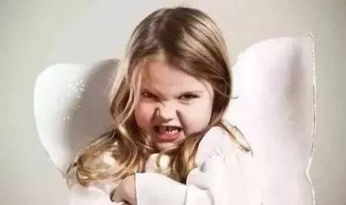 婴儿|孩子的脾性到底像谁？遗传学家：孕期就定型了，后天难改变