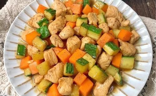 孜然牛肉|必学的家常菜非常酸爽的海带丝秒杀路边摊的老干妈炒年糕