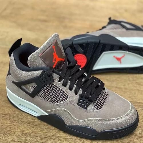  亲友|亲友 TS 联名的弟弟版本！全新 Air Jordan 4 下月发售！