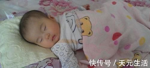 外八字|老公半夜总是戳刚出生女儿,宝妈装睡观察,背后原因令她泪目