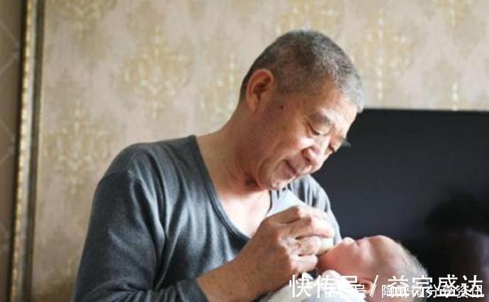 二胎政策|半年过去了,67岁高龄妈妈顺利产女的一家人,现在生活的怎么样?