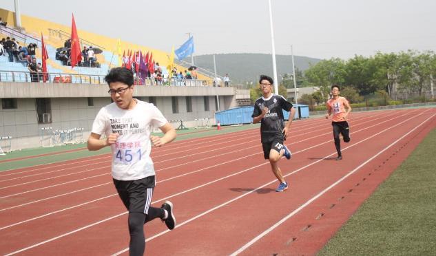 大学期间|大学生“晒被子”方式火了，花样百出创意不断，让人看了忍俊不禁