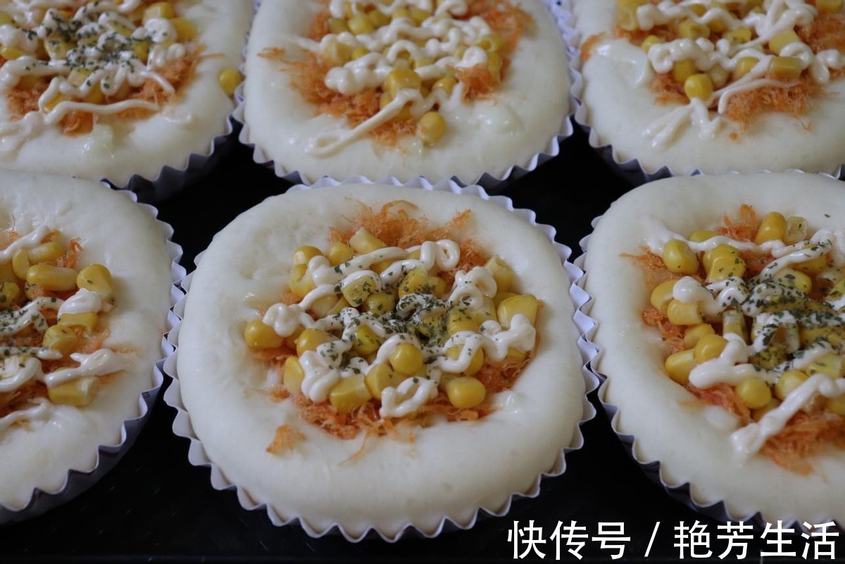 面包|轻松上手的玉米肉松小面包,配料丰富,美味健康