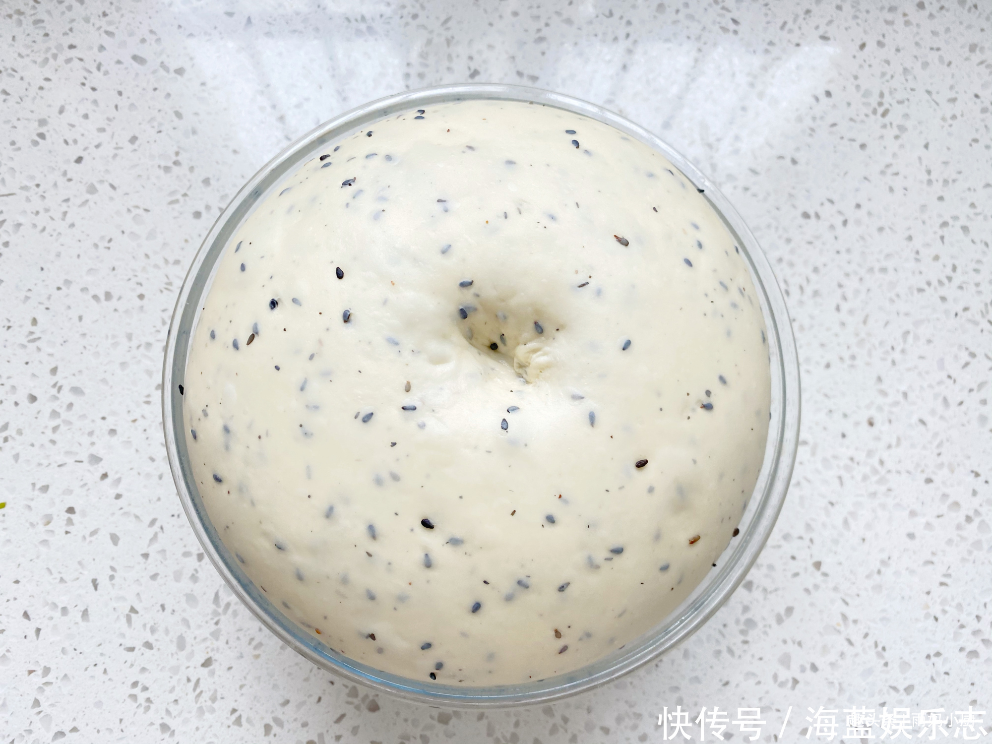  试试|做面包别只会用面包粉了，试试加点它，口感Q弹又松软，层层拉丝