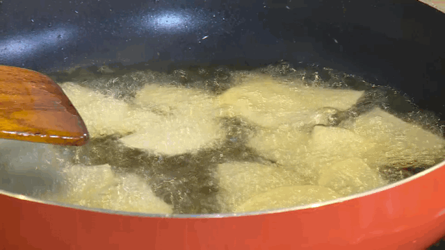 五花肉|普通辣椒炒肉,如何炒出不一样?