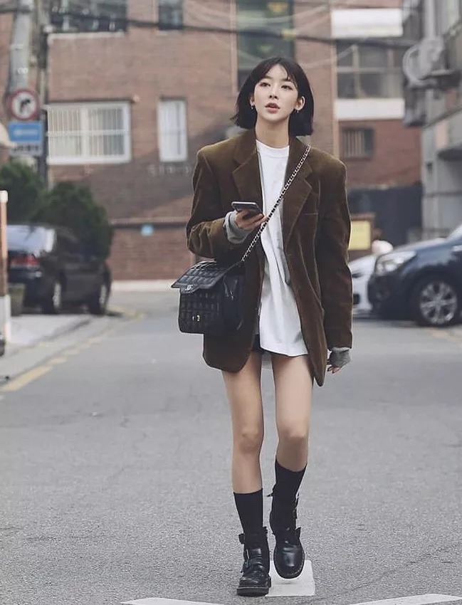 搭配|秋冬穿衣搭配:今冬外套、裤子、卫衣流行 “ 穿大不穿小 ”!让你慵懒又时髦!