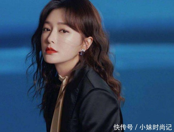 半高领打底衫怎么搭配? 选择这些方法会有很好的表现