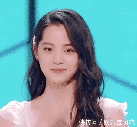 双眼皮、一字眉已经过时了,现在的美女标准是这样……