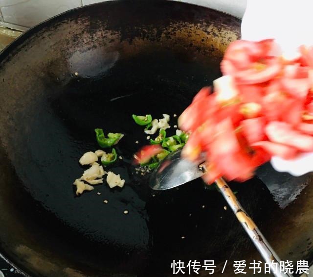 面条|西红柿鸡蛋拌面，一款简单美味的家常拌面，极易上手！