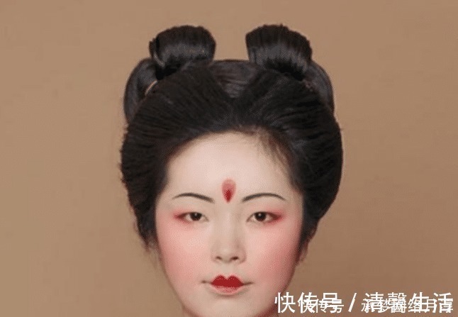 粉底液#古代女子的唇妆是什么样的?明朝的太好看了,汉朝的丑的没法说!