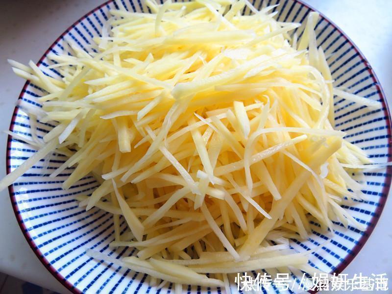 麻辣粉|土豆这样做成早餐,比包子油条都好吃,外酥里嫩,10分钟就能做好