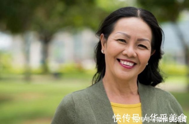 kd多素|女人年过50岁，这2类食物要多吃，堪称“天然护骨素”，更显年轻