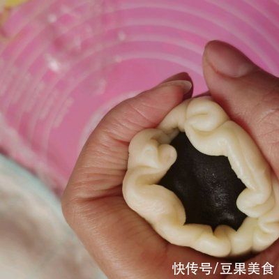 配方|零失败！私房专用配方！酥到掉渣的蛋黄酥