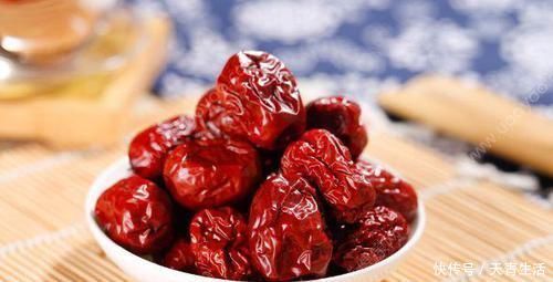 高血压总靠降压药?傻!多吃这6种食物,血压稳定更健康