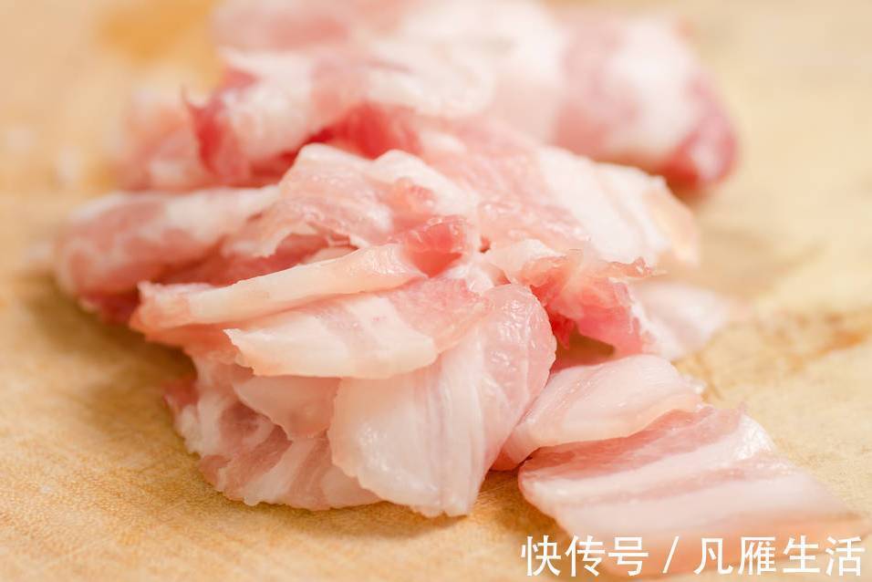 瘦肉|不管炒什么肉,都别直接下锅炒,谨记2个窍门,肉又香又嫩很入味
