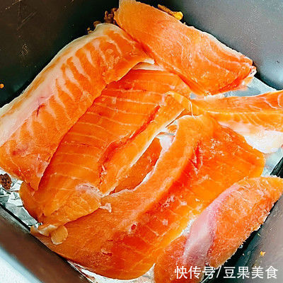 西兰花|#一口新年味，全家享佳味#年味菜乐享鱼