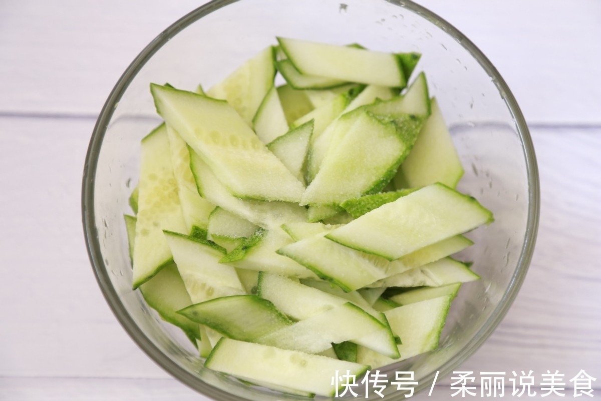 清爽解腻的黄瓜炒鸡蛋,做法简单,10分钟就搞定,开胃又下饭