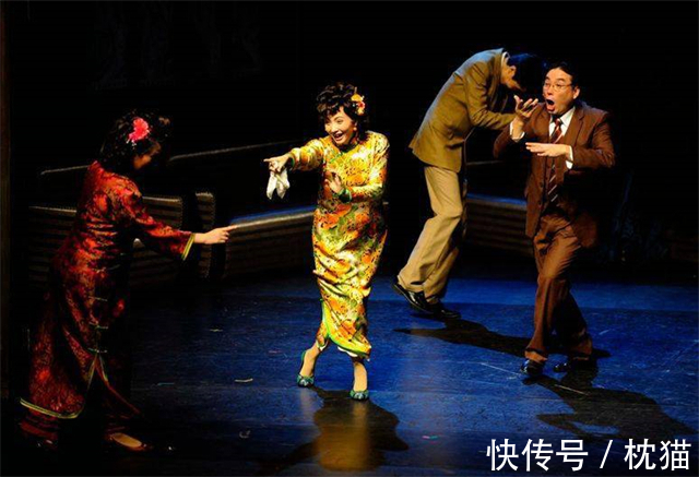 四世同堂@老舍在《四世同堂》中渗透出普通中国人的基本生存观:凑合着活