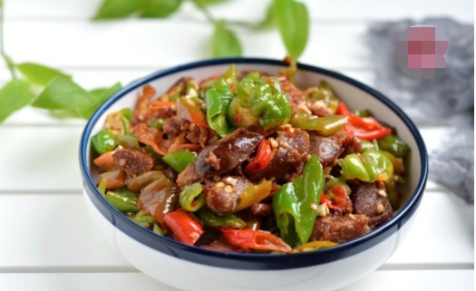 辣椒和它一起炒,香辣开胃超下饭,3分钟就做好