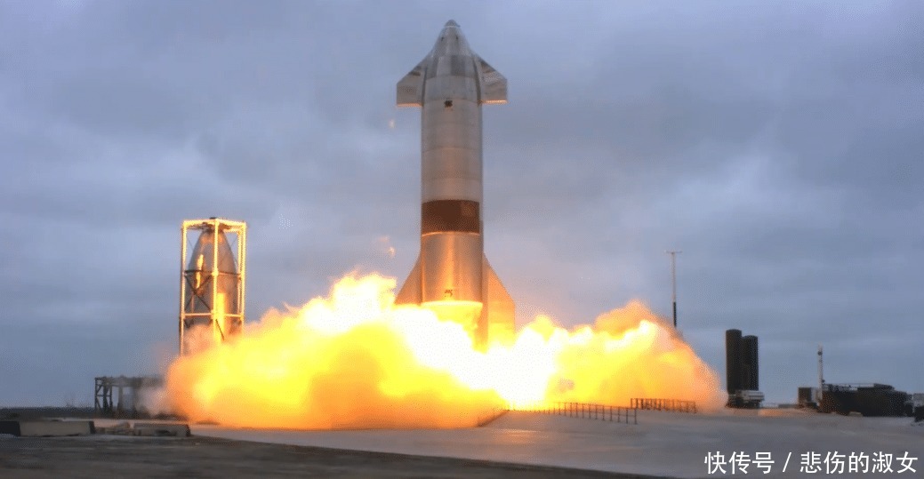 炸了四次,马斯克“星舰飞船”终于刹车成功,网友比特斯拉靠谱